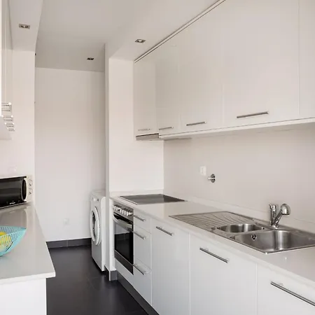 Estrela Skyline Retreat With Terrace