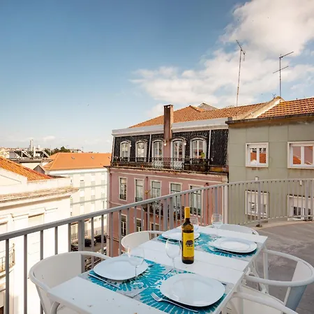 Appartement Estrela Skyline Retreat With Terrace Lissabon